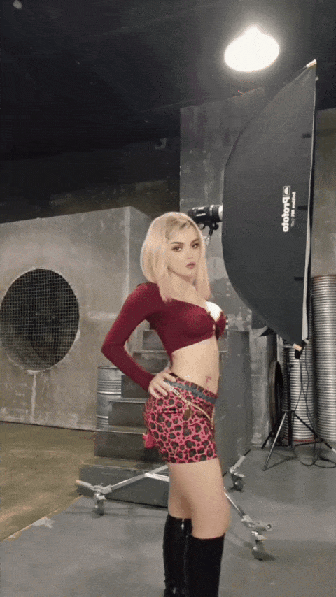 Kalinka Fox   Maria (Silent Hill) (Gif) PixiBB.COM
